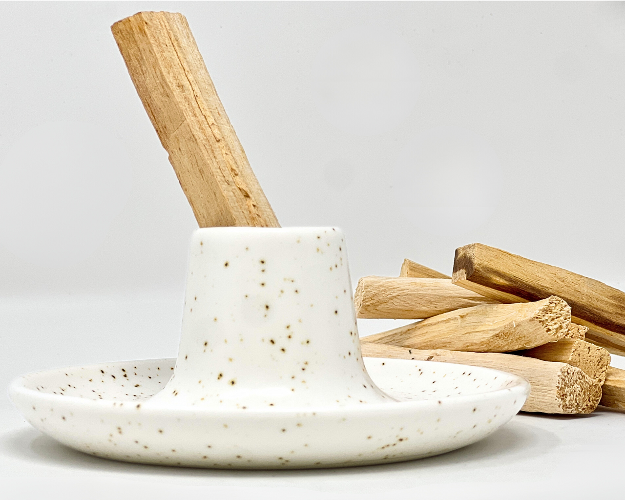 Palo Santo Holder • Vanilla Bean